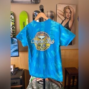 Canyon club cocktails reverse tie-dye men’s T-shirt.